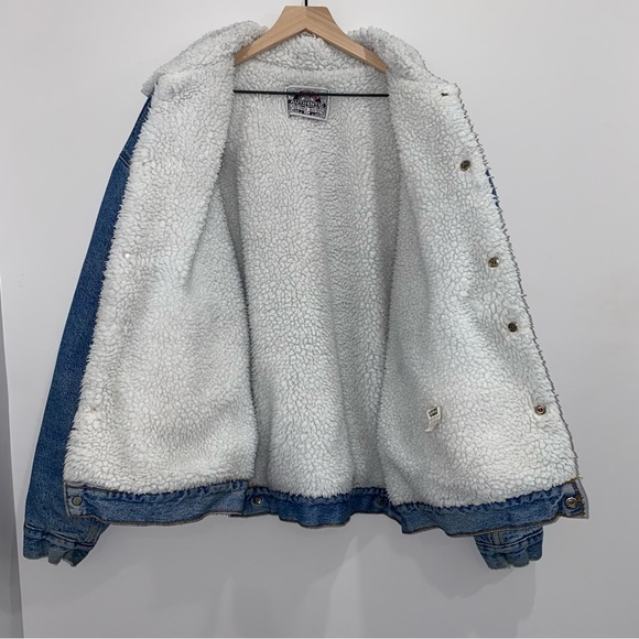 Vintage Levi’s Sherpa Lined Jean Trucker Jacket - Picture 8 of 16